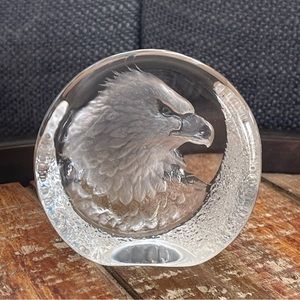 VTG 1992s Maleras Design by Mats Jonasson lead crystal Eagle paperweight signed